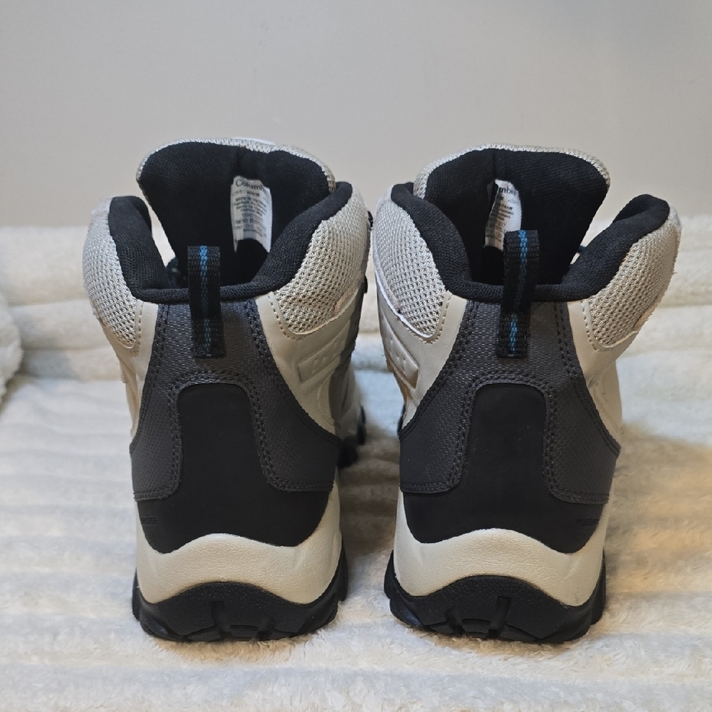 Columbia Light Gray and Black Hiking Boots - Picture 5 of 6
